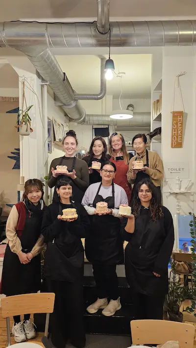 Buttercream practice during workshop